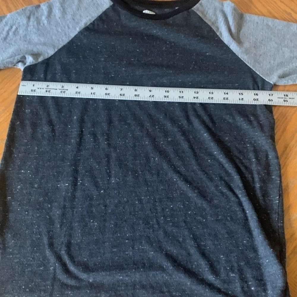 Old navy short sleeve shirt